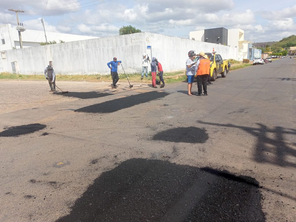 Operação tapa-buracos é concluída nas ruas que ligam a Avenida Severo Eulálio e São Sebastião