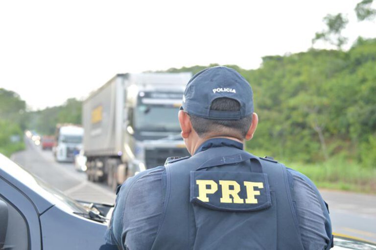 PRF registra 22 acidentes, 4 mortes e 6 prisões na operação Natal 2023 nas rodovias do Piauí
