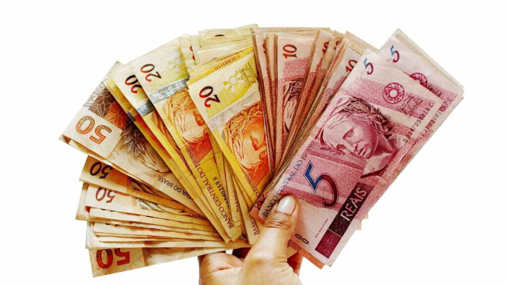 Salário mínimo deve subir para ao menos R$ 1.412 em 2024; veja tudo o que muda