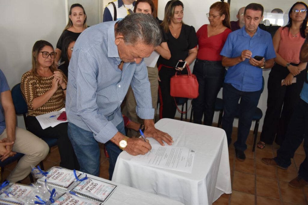 Novos diretores da Rede Municipal de Ensino de Picos são empossados