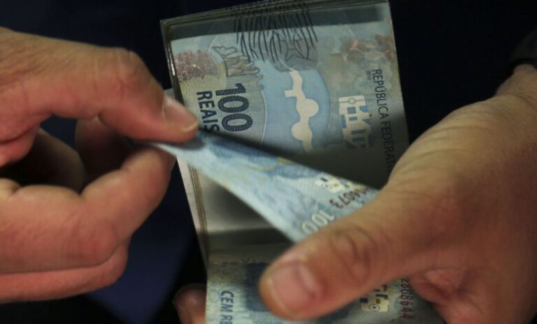 Governo do Estado divulga tabela de pagamento dos funcionários públicos para 2024