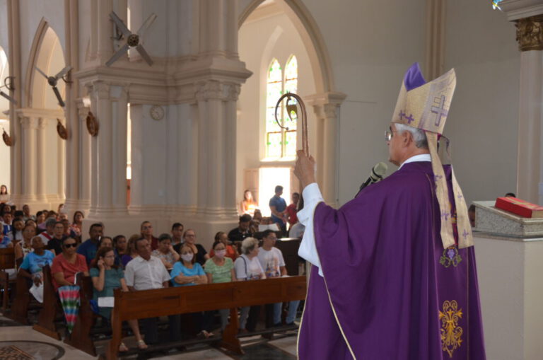 Celebração na Catedral em Picos marca início da Quaresma e o lançamento da Campanha da Fraternidade