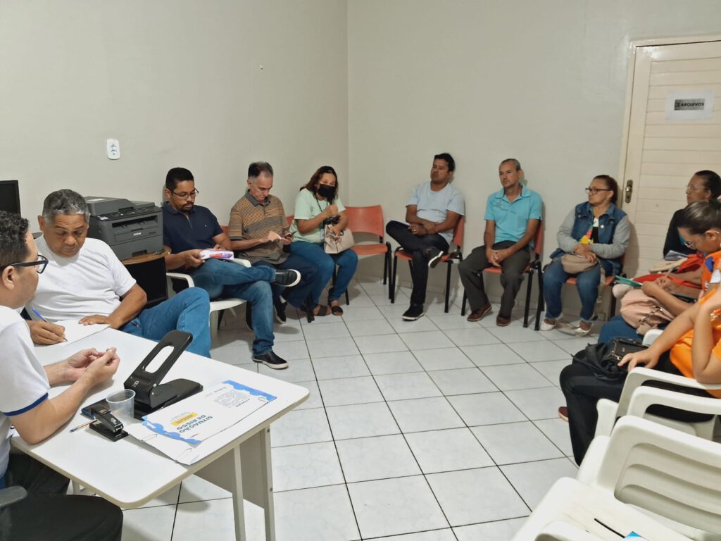 Autoridades municipais se reúnem para discutir estratégias de combate ao Aedes aegypti