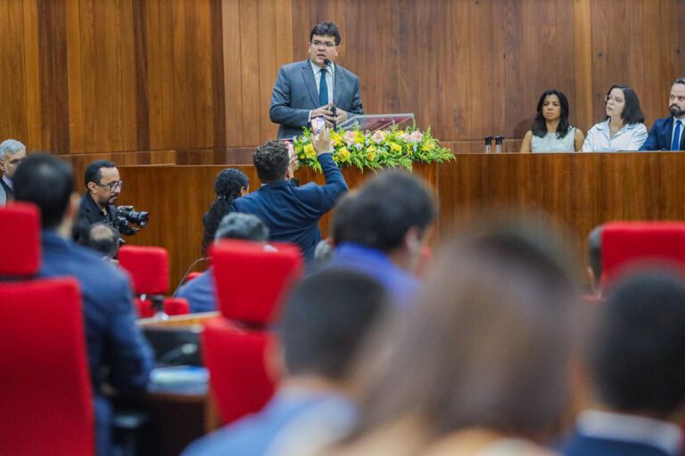Governador destaca ações e metas cumpridas em 2023 em sua Mensagem Anual na Alepi