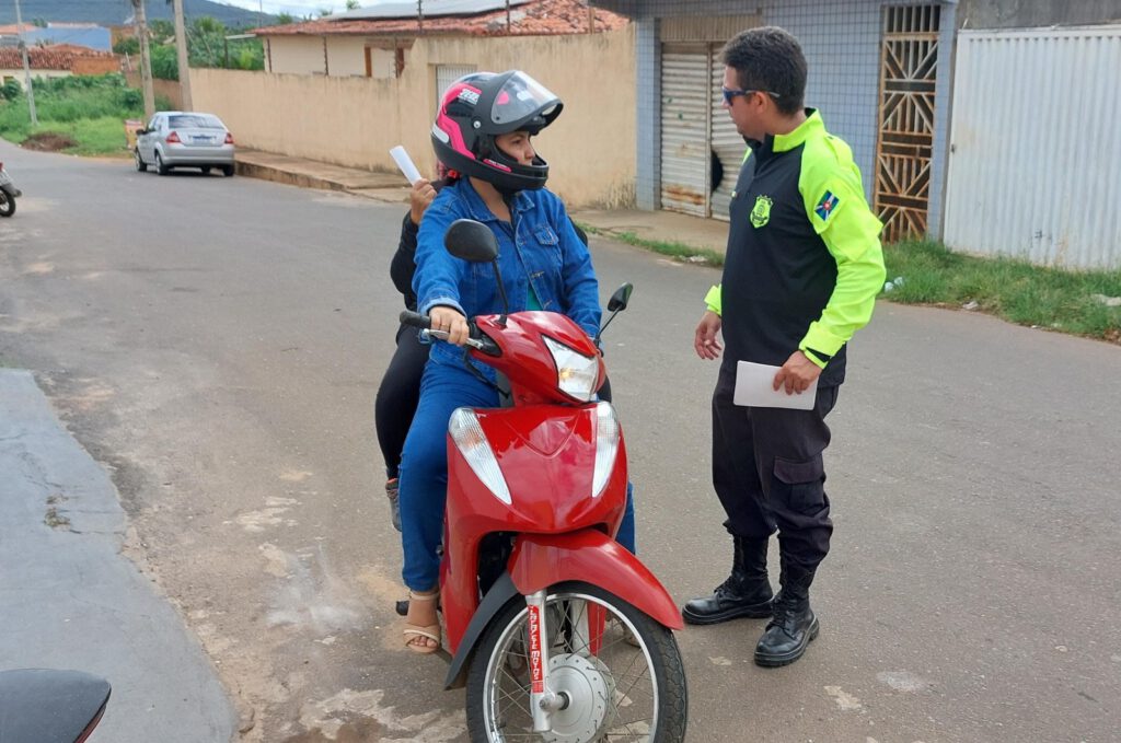 Secretaria de Trânsito realiza Blitz Educativa no bairro Aerolândia