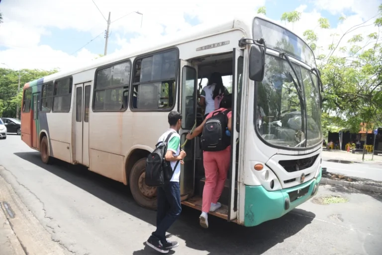 Piauí: Comissão aprova transporte gratuito para portador de HIV