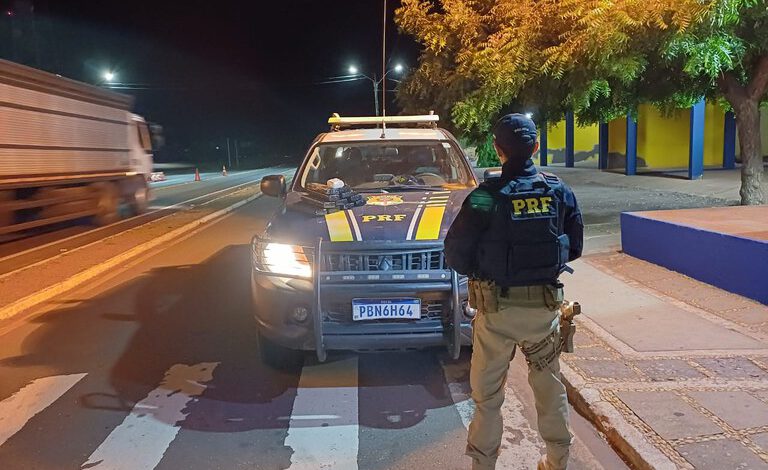 PRF apreende 11 kg de maconha em ônibus interestadual em Picos