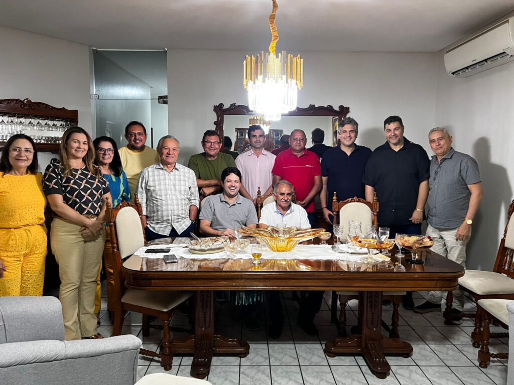 Vereador Rinaldinho reúne base governista e decide formação da mesa diretora da Câmara Municipal de Picos
