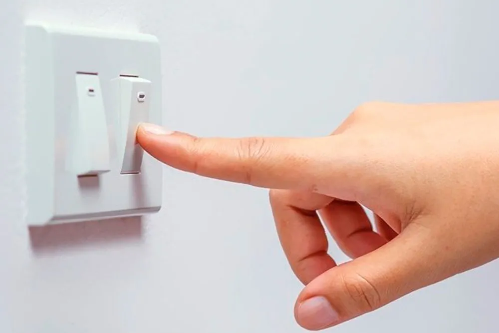 Calor intenso no B-R-O-Bró aumenta consumo de energia e exige mais atenção dos clientes